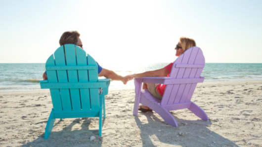 couple_beach_chairs_200.jpg
